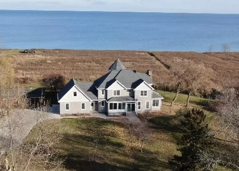 17707 LAKESHORE ROAD, Two Rivers, WI 54241