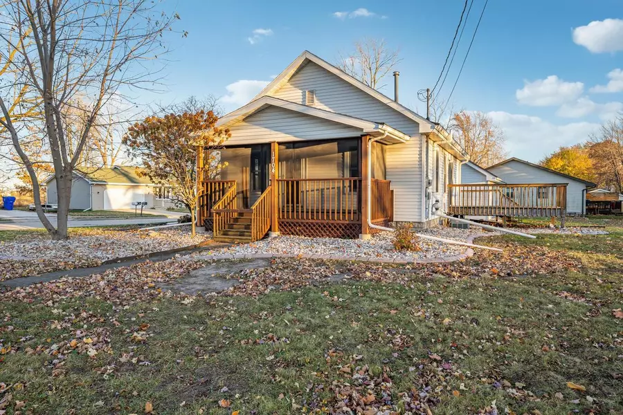 1704 LAWE STREET, Kaukauna, WI 54130