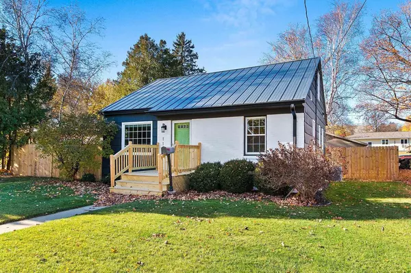 111 N GENEVA AVENUE, Sturgeon Bay, WI 54235