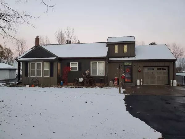 476 N BRIDGE STREET, Manawa, WI 54949