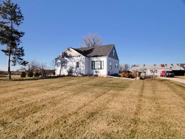2238 GOLDEN GLOW ROAD, De Pere, WI 54115