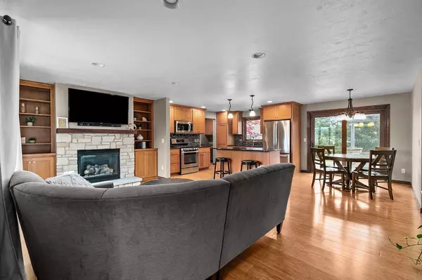 Appleton, WI 54914,606 S WILD ROSE LANE