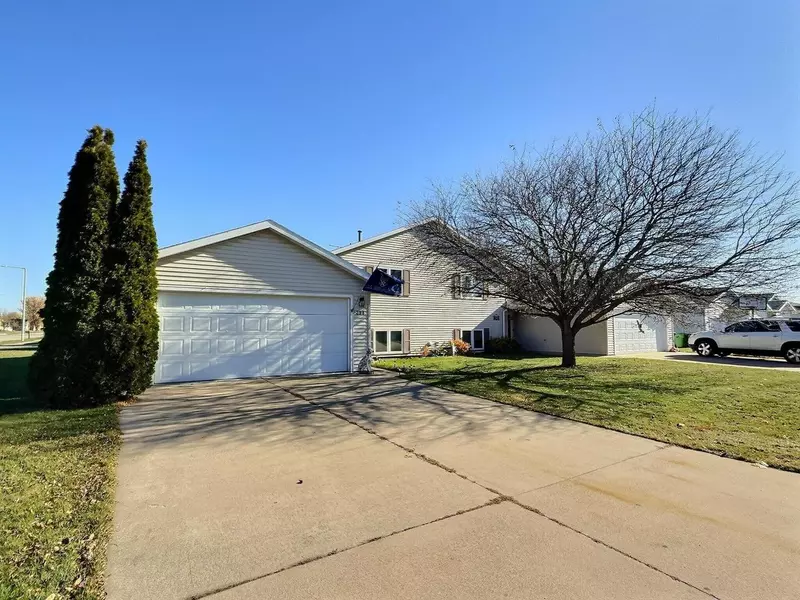 296 WINTERGREEN DRIVE, Omro, WI 54963