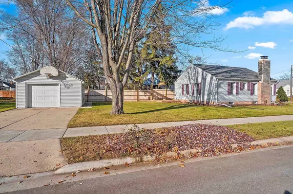 Green Bay, WI 54304,953 ROSCOE STREET