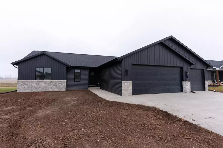 W5836 EDGEWOOD DRIVE, Menasha, WI 54952