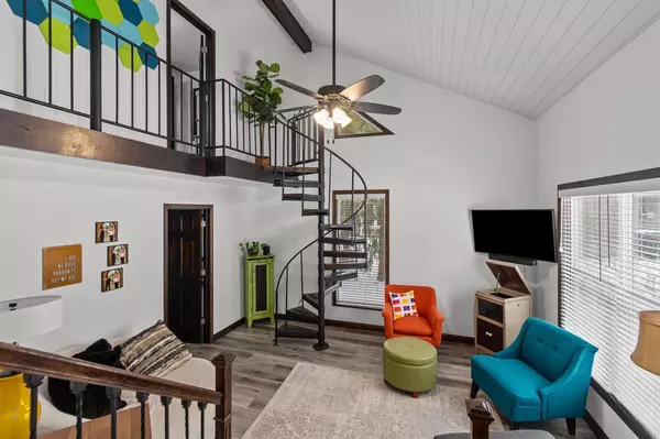 Shawano, WI 54166,801 OAK STREET