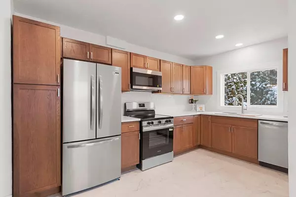 Appleton, WI 54911,611 E PACIFIC STREET