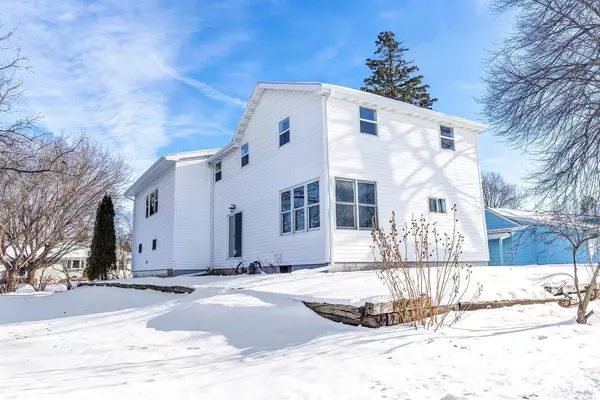 630 LEE STREET, Seymour, WI 54165