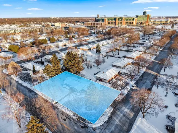 Green Bay, WI 54304,2025 ORRIE LANE