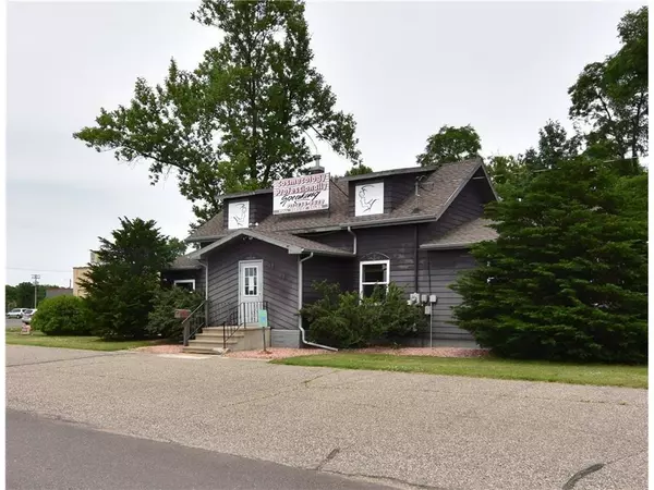 7 E Charles St, Rice Lake, WI 54868