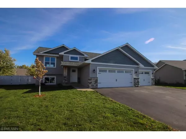 1050 Pheasant Run, New Richmond, WI 54017