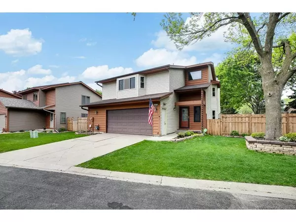 Apple Valley, MN 55124,5338 Emerald Way