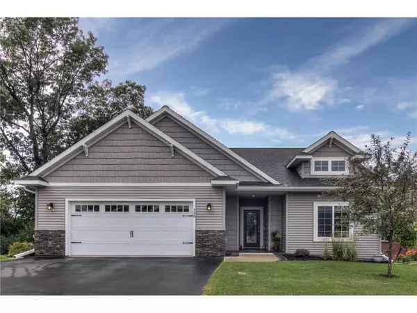 338 Club View Ln, Altoona, WI 54720