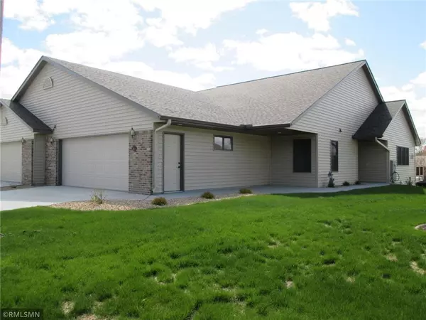 623 Pondhurst Dr, Amery, WI 54001