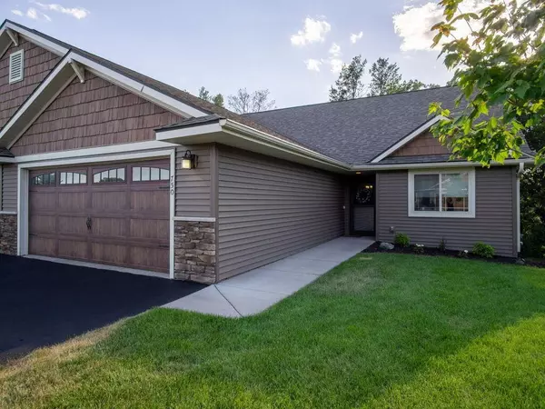 750 Club View Ln, Altoona, WI 54720