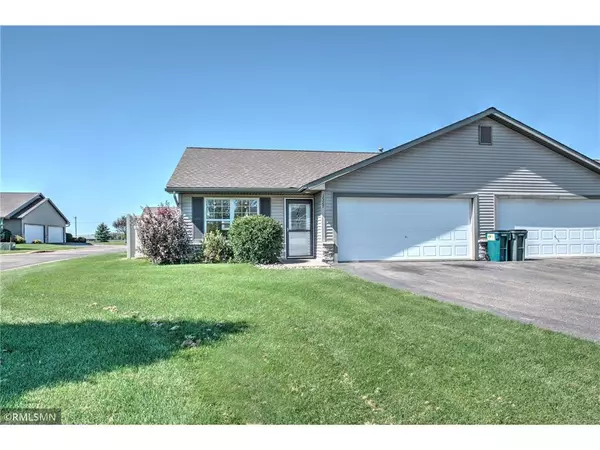 1527 Ponderosa Ln, New Richmond, WI 54017