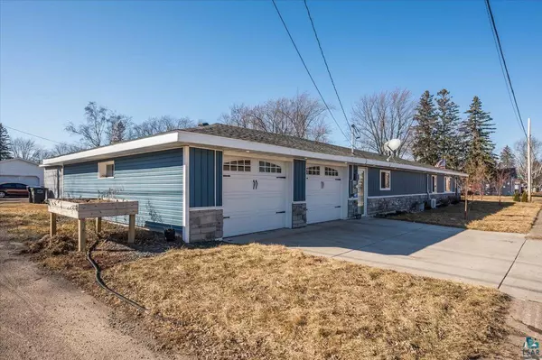 702 N 22nd St, Superior, WI 54880