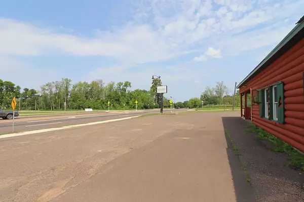 Ashland, WI 54806,722 Lake Shore Dr E