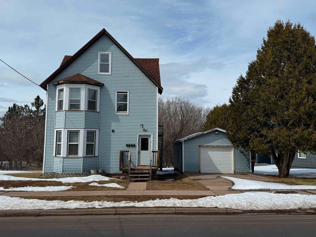 1923 W 6th St, Ashland, WI 54806