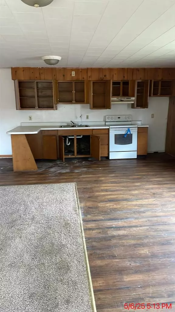 Superior, WI 54880,6407 S Tuff Rd