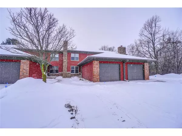 405 Hunter Hill Rd, Hudson, WI 54016