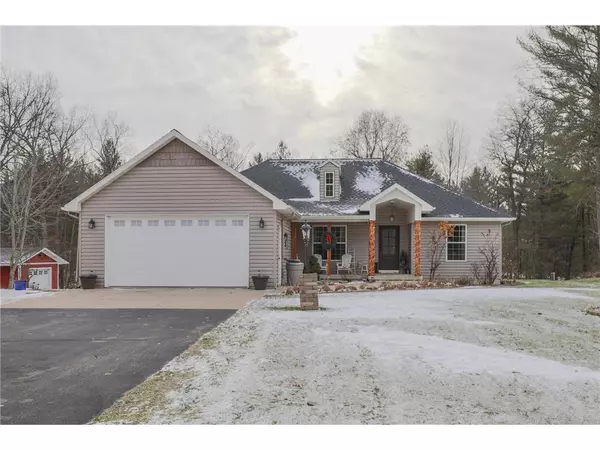 14001 Oak Knoll Dr, Cadott, WI 54727