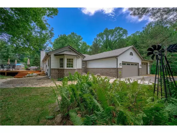 427 Valley View Road, Hudson, WI 54016