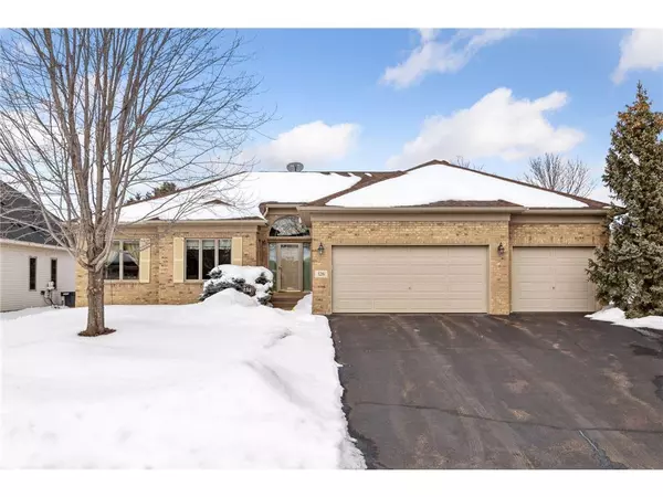 126 Quail Cir, Hudson, WI 54016