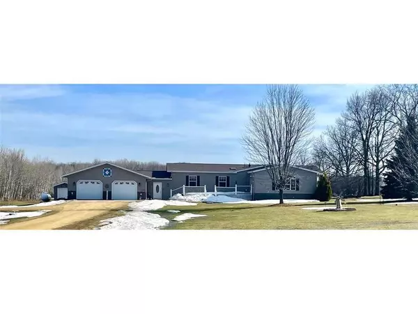 148 10th Avenue, Clear Lake, WI 54005