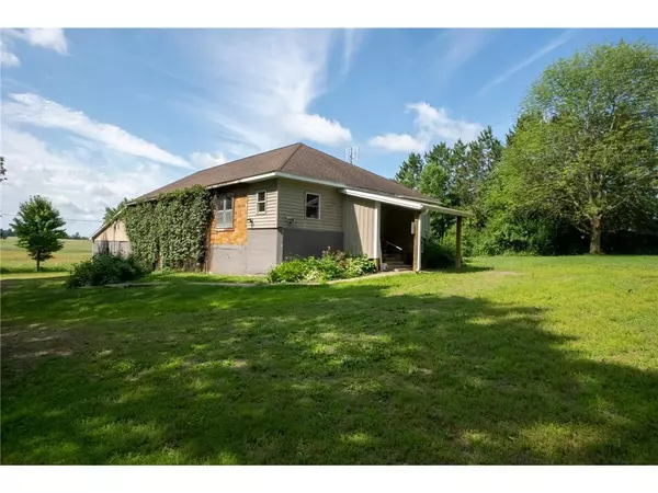 85 30th Street, Clear Lake, WI 54005