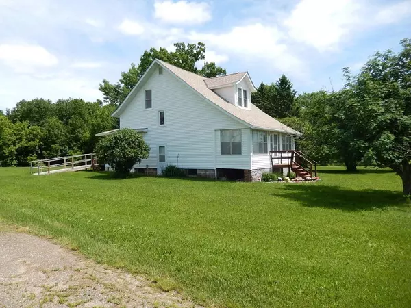 3136 County Road Q, Clear Lake, WI 54005