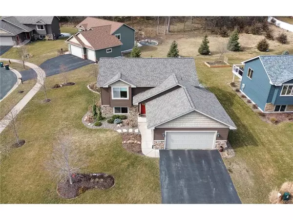 519 Glenmeadow Street, River Falls, WI 54022