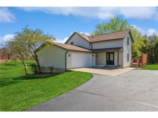 858 Bradley Drive, Hudson, WI 54016