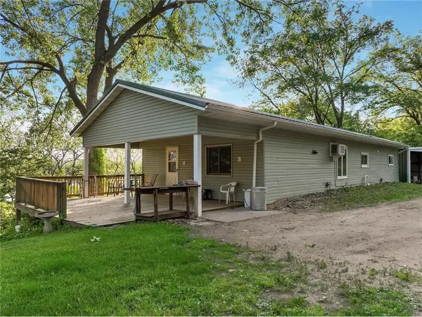 Alma, WI 54610,S1525 Pelican Trail