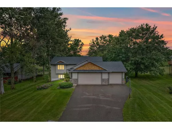 72A W Wood Ridge Drive, River Falls, WI 54022