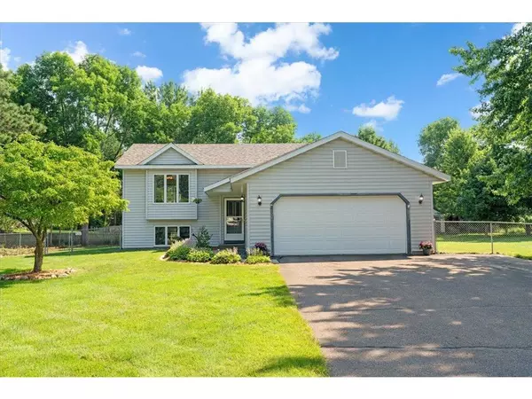 820 Fox Tree Lane, Hudson, WI 54016