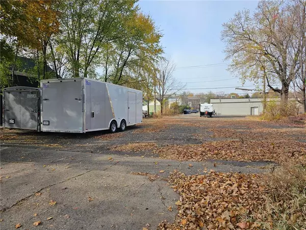 River Falls, WI 54022,315 N 2nd Street