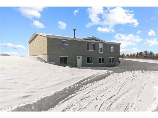 940 Mains Crossing Avenue, Amery, WI 54001