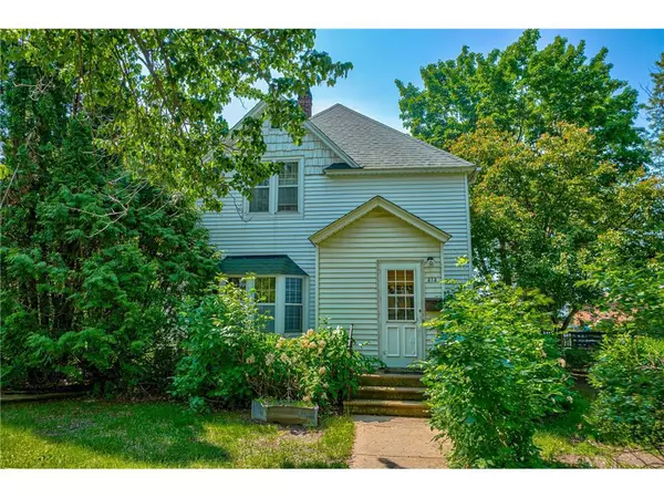 New Richmond, WI 54017,212 E 3rd Street