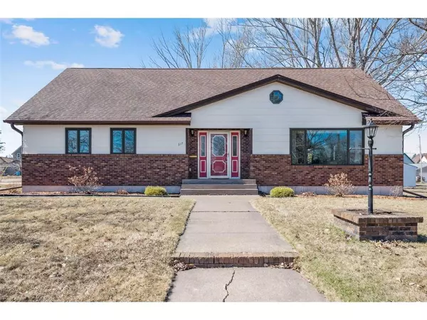 Ashland, WI 54806,317 15th Avenue