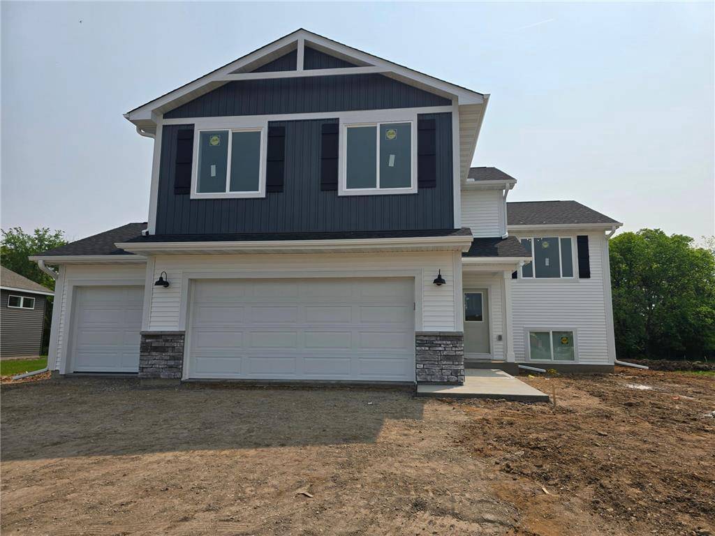 1350 Orchid Way, New Richmond, WI 54017