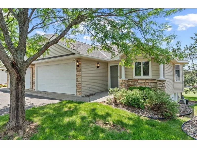 1102 Highpoint Court, New Richmond, WI 54017