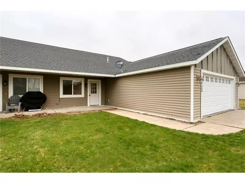 1023 & 1035 Sugar Pine Lane #1023 & 1035, New Richmond, WI 54017
