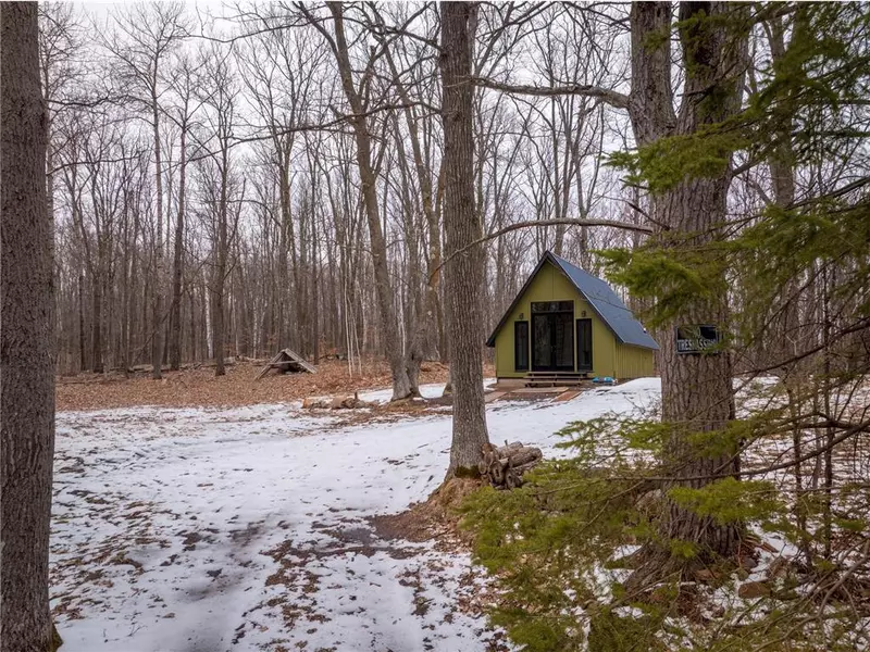 61128 Fleming Loop, Askov, MN 55704