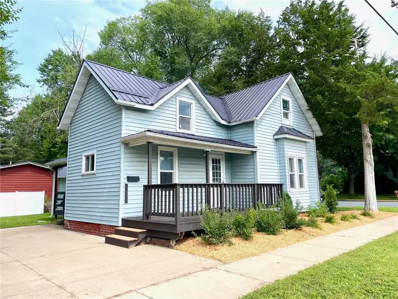 921 14th Avenue, Menomonie, WI 54751