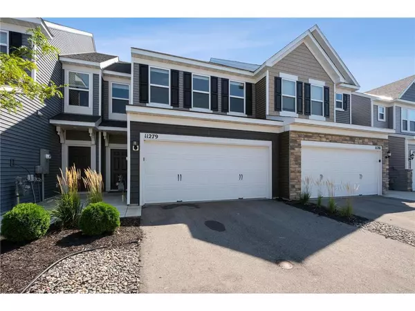 11279 Crestbury Drive, Woodbury, MN 55129