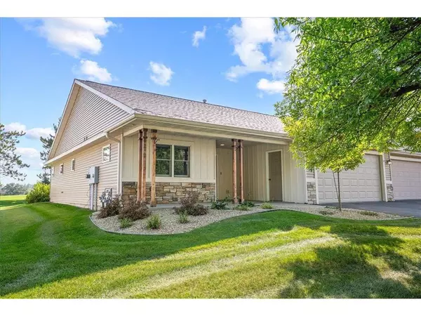 1364 Falcon Place,  New Richmond,  WI 54017