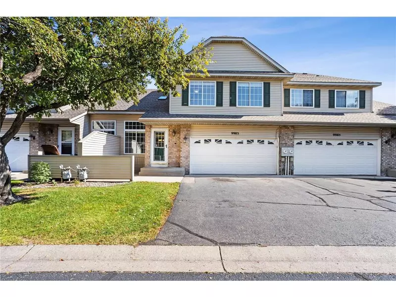 9983 Hamlet Lane, Cottage Grove, MN 55016