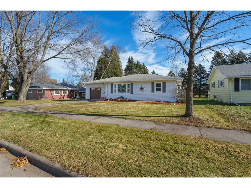 305 S Clark Street, Thorp, WI 54771