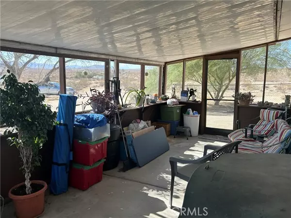 Joshua Tree, CA 92252,63737 Gibson RD